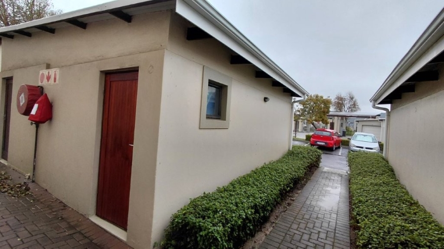 To Let 2 Bedroom Property for Rent in Burgundy Estate Western Cape